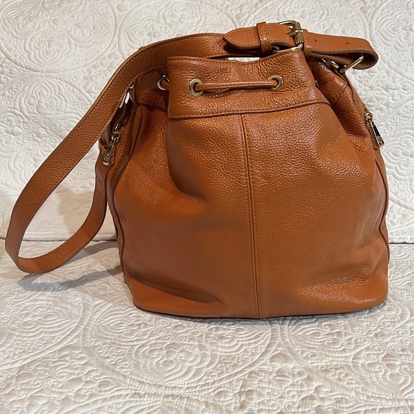 Ora Delphine bucket bag - Picture 5 of 16